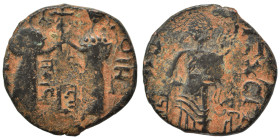 Anatolia & al-Jazira (Post-Seljuk). Zangids (Syria). Fals (bronze, 4.34 g, 21 mm), Halab. Two Imperial figures standing facing, holding between them p...