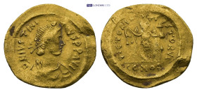JUSTIN II (565-578). AV Tremissis. Constantinople. 1.48 Gr. 15mm.
Draped and cuirassed bust with diadem right. 
Rev. Victory advancing right, head lef...