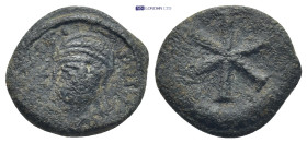Maurice Tiberius (582-602) - AE Pentanummium (Constantinople (?), (17mm, 3.6 g) - Crowned bust facing / Chi-Rho symbol