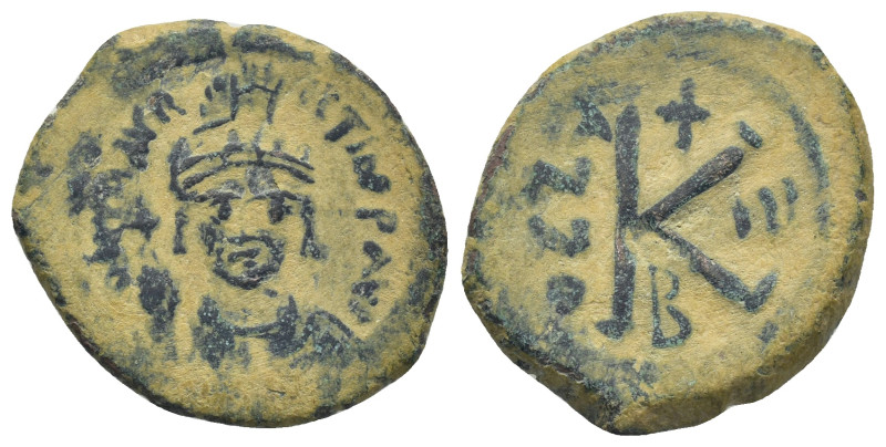 Maurice Tiberius 582-602 AD. AE Half Follis. (21mm, 5.7 g). Constantinople. Obv:...