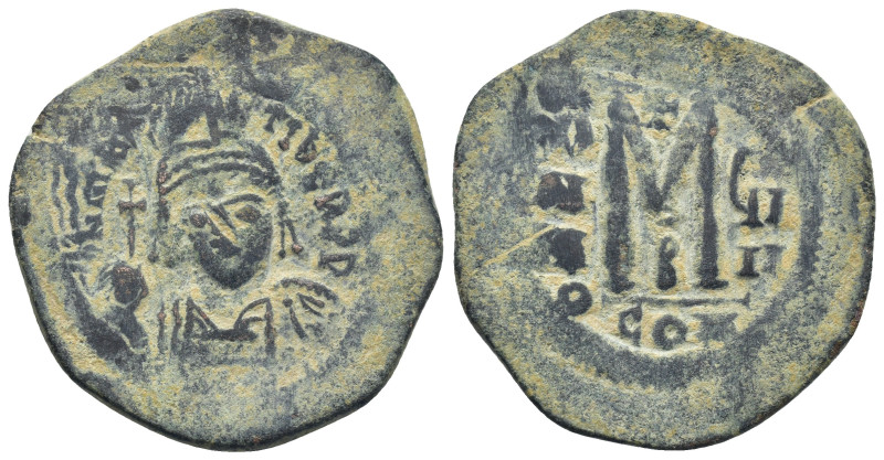 Maurice Tiberius AD 582-602. Constantinople Follis Æ (32mm, 11,1 g). Helmeted an...