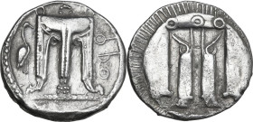 Greek Italy. Bruttium, Kroton. AR Stater, 480-430 BC. Obv. Tripod; to left, marsh-bird. Rev. Incuse tripod. HN Italy 2104. AR. 7.51 g. 23.00 mm. About...