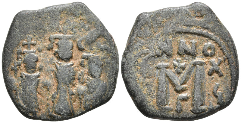 Byzantine Coins Æ 4,62g. 19,7mm