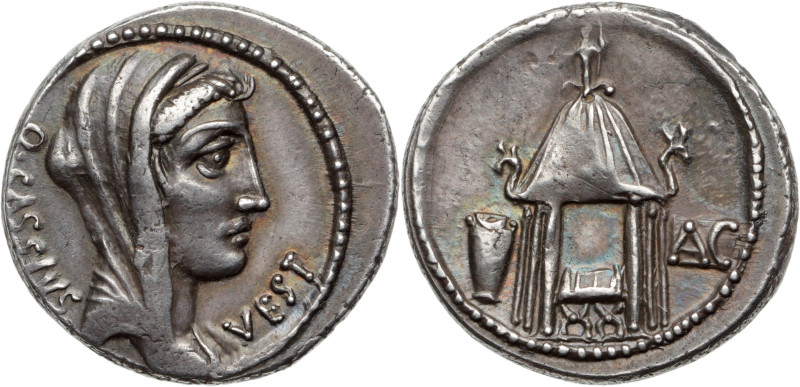 CASSIA (55 av. J.-C.)
Denier AR. 3,91 g. Rome.
A/ Tête voilée de Vesta à droite....