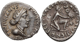 AUGUSTE (27 av. J.-C. - 14 apr. J.-C.)
P. Petronius Turpilianus, vers 19 av.  J.-C.
Denier AR. 3,75g. Rome.
A/ TVRPILIANVS - III VIR. Buste diadémé et...