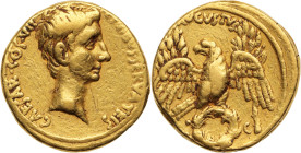 AUGUSTE (27 av. J.-C. - 14 apr. J.-C.)
Aureus 7,79 g. frappé à Pergame ou Nicèe en 29 av. J.-C. 
A/ CAESAR COS VII CIVIBVS SERVATEIS. Tête nue d’Augus...