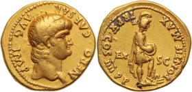 NÉRON (54-68) 
Aureus 7,64 g. Rome en 63-64
A/ NERO CAESAR AVG IMP. Tête nue à droite / PONTIF - MAX TR P - X - COS - IIII P P.
R/ Rome debout à droit...