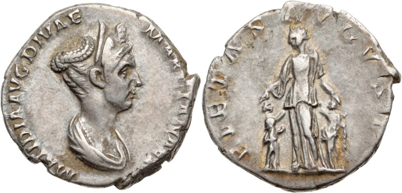 MATIDIE, nièce de TRAJAN
Denier AR.3,27 g Rome en 112.
A/ MATIDIA AVG DIVAE MARC...