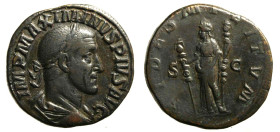 MASSIMINO (235-238) Sesterzio. Busto laur. a ds. R/ FIDES MILITVM stante tra due insegne. AE (g. 18,19 mm. 29) C. 10, RIC 44. Raro +BB