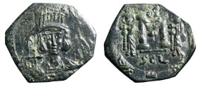 COSTANTINO IV (654-685) Follis per Siracusa. D/ Busto di Costantino IV di 3/4 a ds. con elmo, corazza, lancia e scudo. R/ Grande M tra le figure di Er...