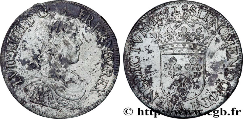 LOUIS XIV "THE SUN KING"
Type : Écu à la mèche longue 
Date : 1652 
Mint name / ...