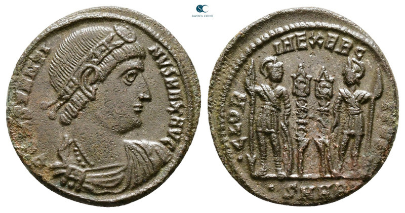 Constantine I the Great AD 306-337. Heraclea
Follis Æ

18 mm, 2,48 g



V...