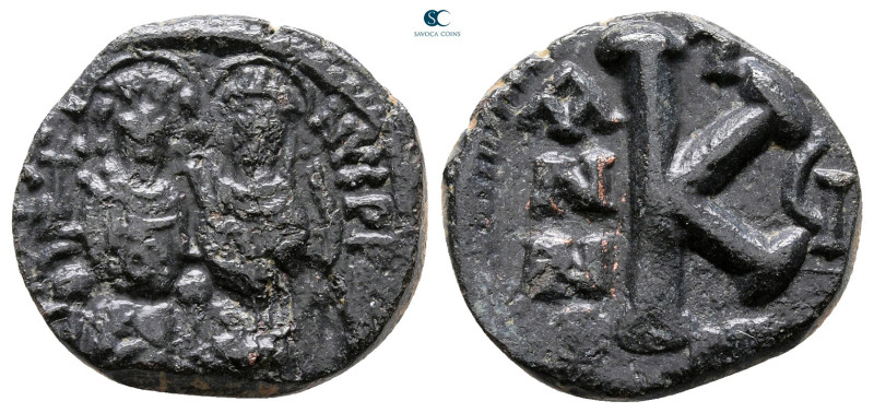 Justin II and Sophia AD 565-578. Nikomedia
Half Follis or 20 Nummi Æ

20 mm, ...