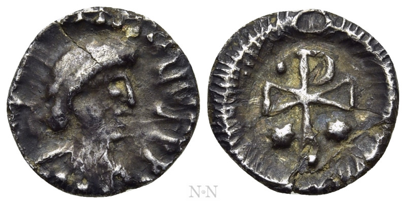 JUSTINIAN I (527-565). 1/4 Siliqua(?). Ravenna (or imitative?). 

Obv: Diademe...