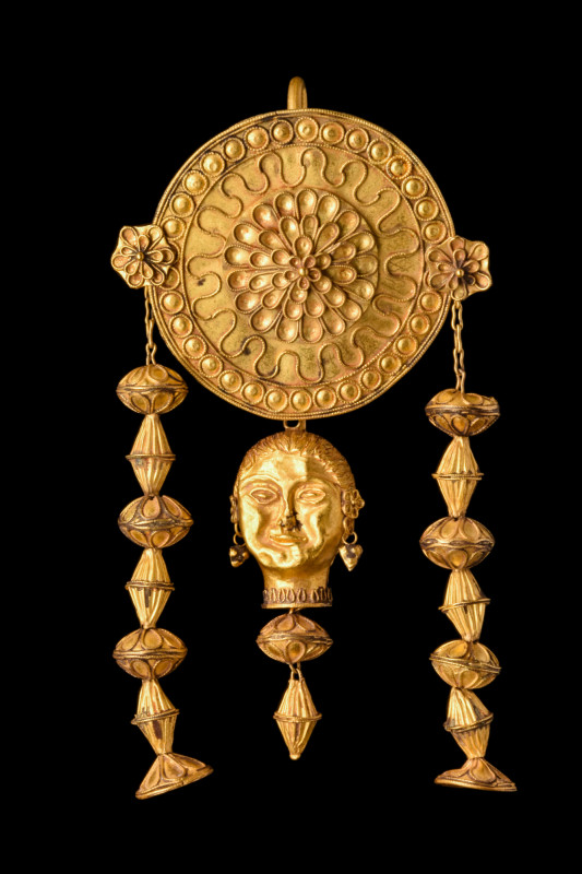 LARGE HELLENISTIC GOLD EARRING

 Possibly Hellenistic, Ca. 400 BC or later 
 ...