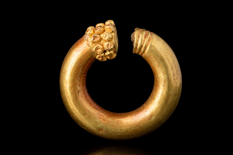 WESTERN ASIATIC GOLD EARRING

 Ca. 400 BC - 100 BC
 An exquisite Western Asia...