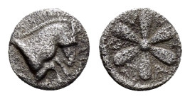 AEOLIS. Kyme.(4th century BC).Hemiobol.

Obv : Forepart of horse right.

Rev : Floral pattern.
SNG Kayhan 91-93.

Condition : Good very fine.

Weight ...