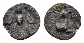 IONIA. Ephesos.(Circa 380-90 BC). Obol.

Obv : E - Φ.
Bee in dotted border.

Rev : Forepart of a stag kneeling right.
SNG Copenhagen 241.

Condition :...