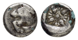 IONIA. Miletos.(Late 6th-early 5th centuries BC).Obol.

Obv : Head of lion left.

Rev : Stellate pattern within incuse square.
SNG Kayhan I 476-482.

...