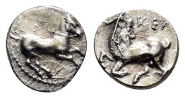 CILICIA. Kelenderis.(Circa 425-400 BC). Obol.

Obv : Horse prancing right.

Rev : KEΛ.
Goat kneeling right, head left.
Göktürk 9; SNG BN 116-117.

Con...