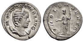 OTACILIA SEVERA (Augusta, 244-249).Rome.Antoninianus.

Obv : M OTACIL SEVERA AVG.
Draped, diademed bust right, set on crescent.

Rev : IVNO CONSERVAT....