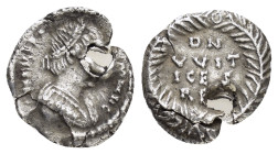 OSTROGOTHS.Witigis.(536-540).Ravenna.Decanummium.

Obv : DN IVSTINI – ANVS PΓ AVC.
Pearl-diademed, draped and cuirassed bust right.

Rev : DN/VVIT/ICE...