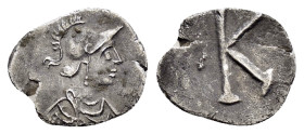 ANONYMOUS. Time of Justinian I (527-565).Constantinople.Half Siliqua. 

Obv : Helmeted, draped and cuirassed bust of Constantinopolis right.

Rev : La...