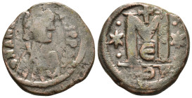 ANASTASIUS I.(491-518).Constantinople.Follis.

Obv : DN ANASTASIVS PP AVG.
Pearl diademed, draped, cuirassed bust to right.

Rev : Large M, star left,...