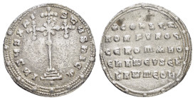 CONSTANTINE VII and ROMANUS I.(945-959).Constantinople.Miliaresion

Obv : IhSVS XRISTVS NICA.
Cross crosslet set on three steps; globus below.

Rev : ...