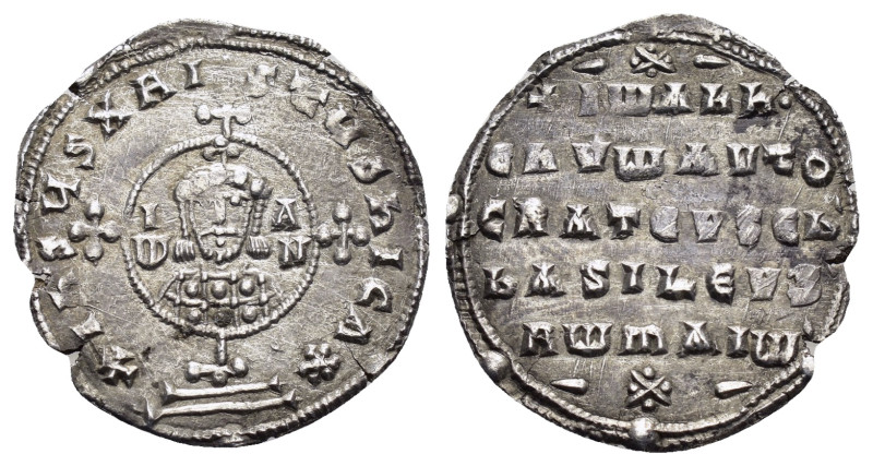 JOHN I TZIMISCES (969-976).Constantinople.Miliaresion.

Obv : + IҺSЧS XRISTЧS ҺI...