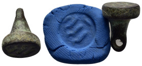 ANCIENT ROMAN BRONZE STAMP SEAL.(1st-2nd century).Ae.

Condition : Good very fine.

Weight : 9.73 gr
Diameter : 18 mm