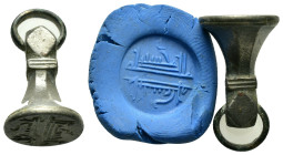 ANCIENT ISLAMIC BRONZE STAMP SEAL.(8th-10th century).Ae.

Condition : Good very fine.

Weight : 9.56 gr
Diameter : 25 mm