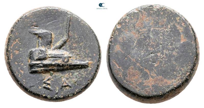 Islands off Ionia. Samos circa 200-100 BC. 
Bronze Æ

12 mm, 1,54 g



Ve...