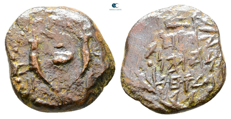 Judaea. Jerusalem. John Hyrcanus I 135-104 BC. 
Prutah Æ

13 mm, 1,35 g


...