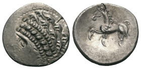 Ostkelten. Noricum. Ostnoricum.

 Tetradrachme (Silber).
Typ Samobor / A.

Vs: Stilisierter Kopf mit Lorbeerkranz links.
Rs: Stilisiertes Pferd ...