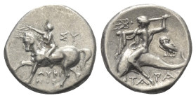 Kalabrien. Tarent.

 Didrachme oder Nomos (Silber). Ca. 272 - 240 v. Chr.
Vs: Nackter Jüngling zu Pferde mit erhobenem Arm nach links reitend; über...