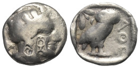 Attika. Athen.

Tetradrachme (Silber). Ca. 400 - 353 v. Chr.
Vs: Kopf der Athena mit ölzweiggeschmücktem attischem Helm, Ohranhänger und Halskette ...