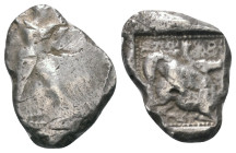 Zypern. Kition. Azbaal (ca. 449 - 425 v. Chr.).

 Stater (Silber).
Vs: Herakles mit Löwenfell, Bogen und Keule nach rechts angreifend.
Rs: Löwe na...