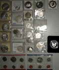 Vereinigte Staaten von Amerika: Sammlung mit 6 x 1 OZ Silver Eagle (davon 1x pp) und ein paar älteren Umlaufmünzen, die meisten davon aus Silber. Dabe...