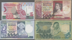 Madagascar: Banky Foiben'ny Repoblika Malagasy / Banque Centrale de la République Malgache, huge lot with 10 banknotes, comprising 50, 100, 1.000 and ...