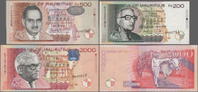 Mauritius: Bank of Mauritius, huge lot with 11 banknotes, series 1998-2006, with 25, 50 and 200 Rupees 1998 (P.42, 43, 45, UNC), 2x 25 and 2x 50 Rupee...