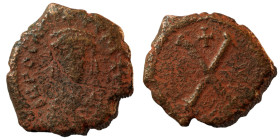 Phocas. (602-610 AD). 10 Nummi. (19mm, 2,61g) Obv: Phocas facing. Rev: Large X.