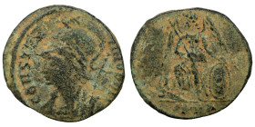 Constantinus I. (334-335 AD). Follis. (18mm, 2,02g) Antioch. Obv: CONSTANTINOPOLIS. helmeted bust of Constantinopolis holding scepter left. Rev: Victo...