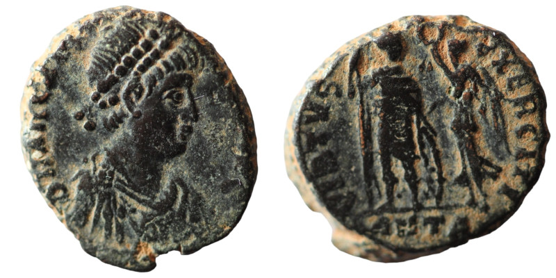 Arcadius. (394-400 AD). Follis. (17mm, 3,49g) Antioch. Obv: DN ARCADIVS PF AVG. ...