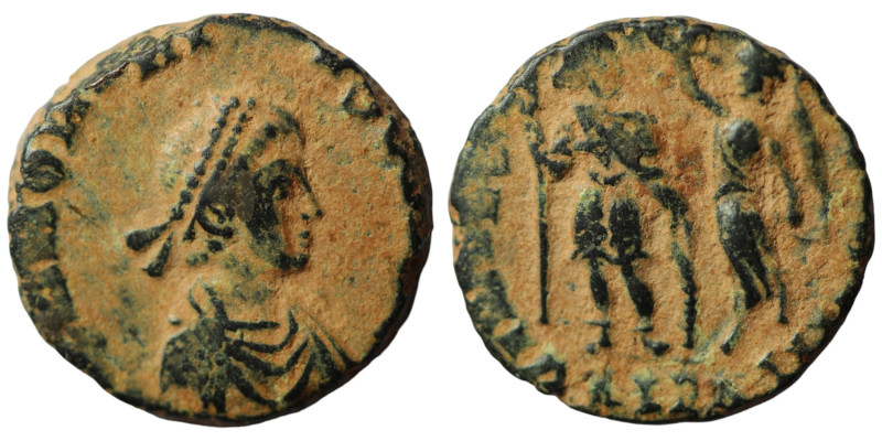 Honorius. (394-400 AD). Follis. (18mm, 2,52g) Antioch. Obv: DN HONORIVS PF AVG. ...