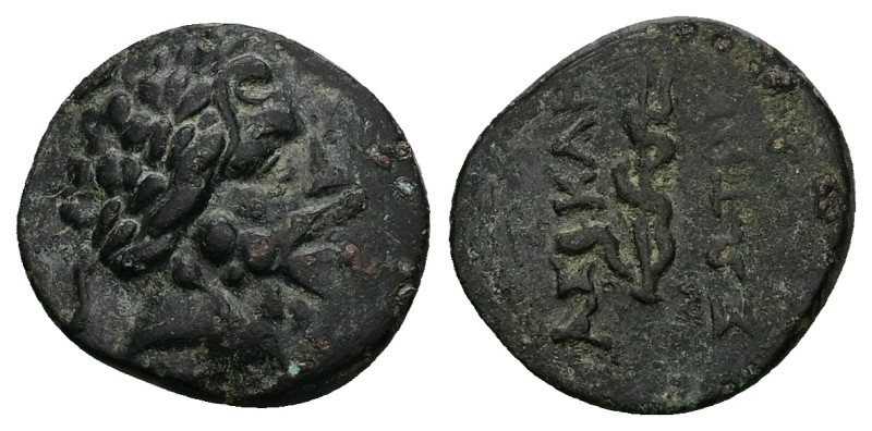 Mysia, Pergamon. Ae, 3.30 g 17.66 mm. Mid-late 2nd century BC.