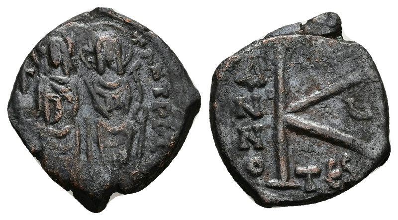 Tiberius II Constantine, Anastasia, 578-582 AD. AE, Half Follis. 4.78 g. 21.06 m...