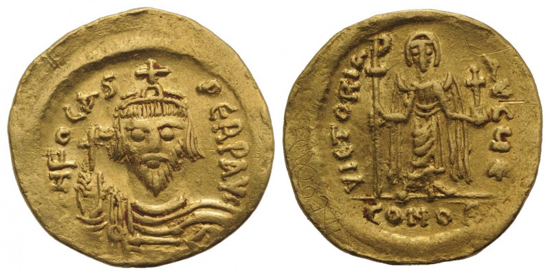 Phocas (602-610). AV Solidus (21mm, 4.34g, 6h) Constantinople, 607-609. Crowned,...