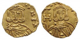Constantine V (741-775). AV Tremissis (12mm, 1.31g, 6h). Syracuse. Bust facing wearing crown and chlamys and holding cross potent and akakia. R/ Facin...