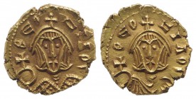 Theophilus (829-842). AV Semissis (12mm, 1.74g, 6h). Syracuse, 831-842. Crowned facing bust of Theophilus, wearing chlamys, holding globus cruciger. R...